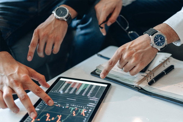 ������Ṥ��ʦ��ѵ�����ĸ���_��ô����