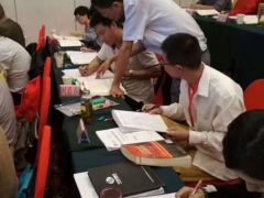 Ϋ������������ѵ�����ĸ���_���۶���Ǯ/