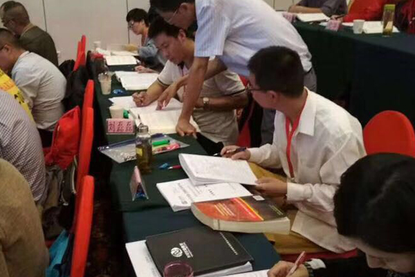 Ϋ������������ѵ�����ĸ���_���۶���Ǯ