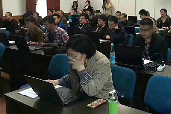 ���ݶ���������ѵ�����ĸ���_���۶���Ǯ