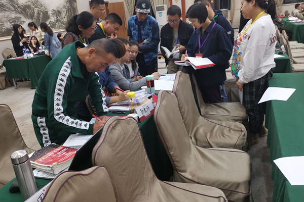 ���Ƹ۶���������ѵ�����ĸ���_���۶���Ǯ