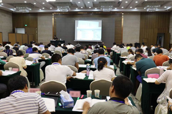 �ƸԶ���������ѵ�����ĸ���_���۶���Ǯ