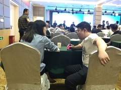 ���ж���������ѵ�����ĸ���_���۶���Ǯ/