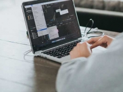 �����Ӿ������ѵѧУ�ĸ�����/