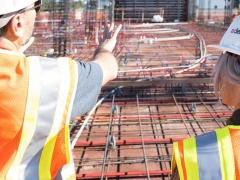 �����м���ȫ����ʦ��ѵ���ö���Ǯ/