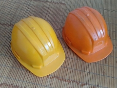 ̩���м���ȫ����ʦ��ѵ���ö���Ǯ/