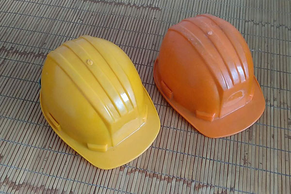 ̩���м���ȫ����ʦ��ѵ���ö���Ǯ