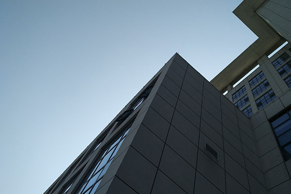 ��Ǩ�м���ȫ����ʦ��ѵ���ö���Ǯ