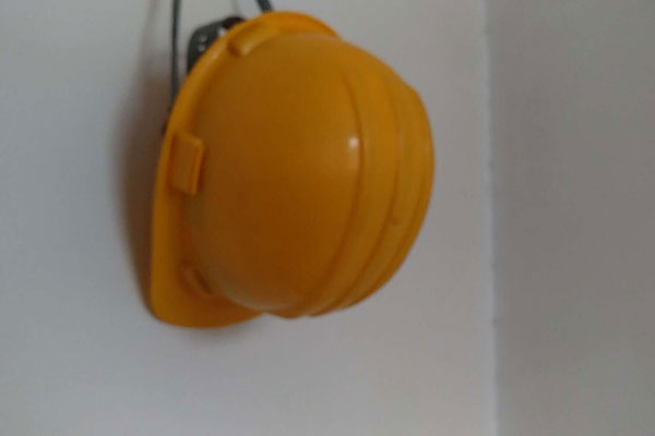 �����м���ȫ����ʦ��ѵ���ö���Ǯ