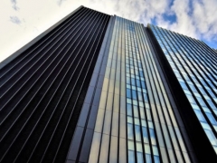 ��֦���м���ȫ����ʦ��ѵ���ö���Ǯ/