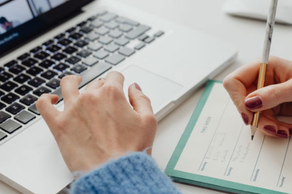 ���ݳ�������ʦ��ѵ_���ö���Ǯ