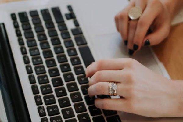 ���Ƹ۳�������ʦ��ѵ_���ö���Ǯ