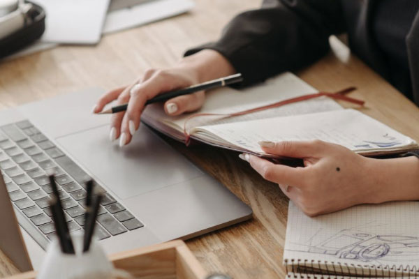 ���ų�������ʦ��ѵ_���ö���Ǯ