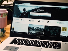 �����Ӿ������ѵ�γ��ĸ���/