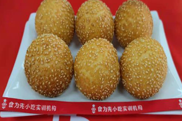 ���ݻ���ʳΪ��С����ѵ