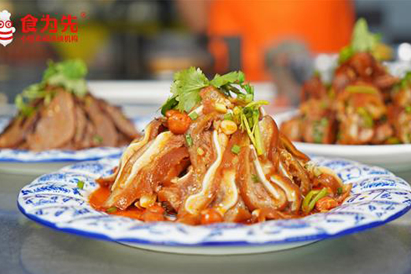 ����ʳΪ��С����ѵ