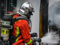 ���Ƹ�һ����������ʦ������ѵ��������/