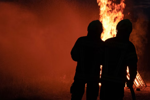 �ϲ�һ����������ʦ������ѵ��������