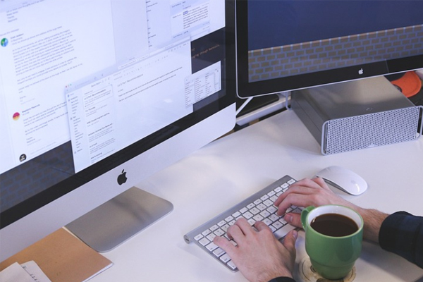 �ĳǾ���ʦ������ѵѧУ�ļҺ�