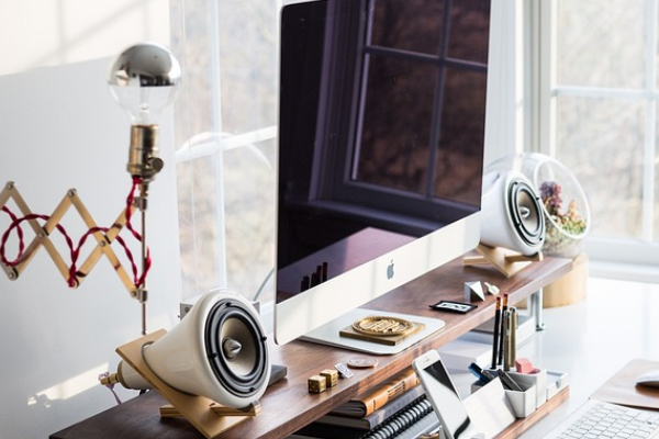 ̩������ʦ������ѵѧУ�ļҺ�