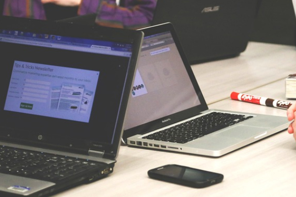 �Ͳ�����ʦ������ѵѧУ�ļҺ�