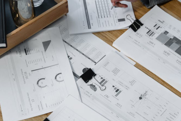 ���ݾ���ʦ������ѵѧУ�ļҺ�