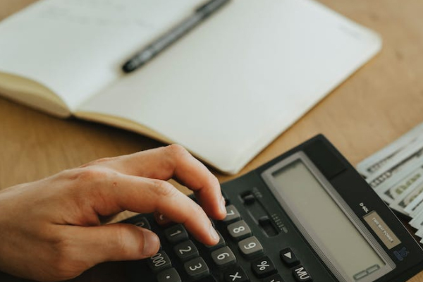 ���Ҿ���ʦ������ѵѧУ�ļҺ�