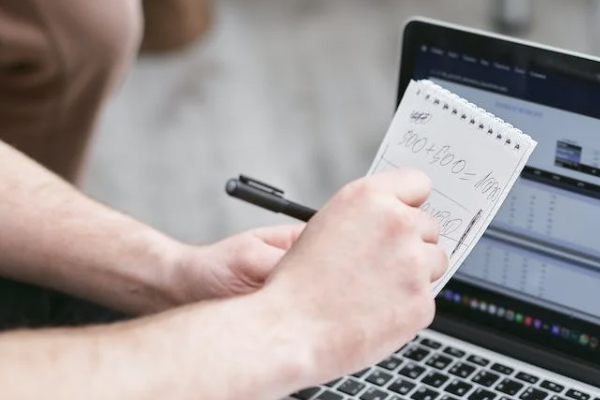  ���羭��ʦ������ѵѧУ�ļҺ�