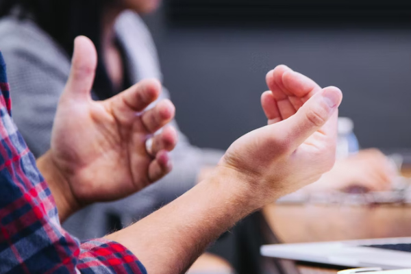 �����繤֤��ѵ�����ļҺ�_����