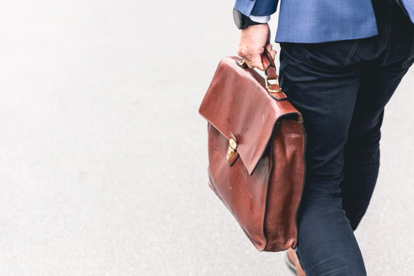 �����繤֤��ѵ�����ļҺ�_����