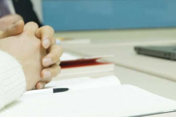 ��ɽ�繤֤��ѵ�����ļҺ�_����