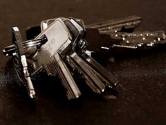 ��̨��ҵ�����ʸ�֤��ô��/