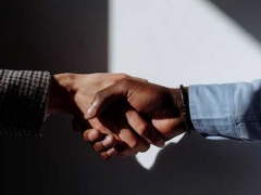 ������ҵ�����ʸ�֤��ô��/