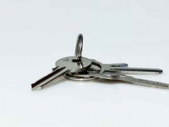 �ٹ���ҵ�����ʸ�֤��ô��/