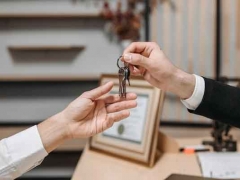 ������ҵ�����ʸ�֤��ô��/