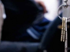 ������ҵ�����ʸ�֤��ô��/