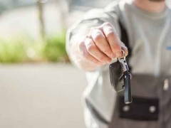 ¤����ҵ�����ʸ�֤��ô��/