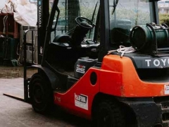 �人ѧ�泵֤Ҫ����Ǯ/